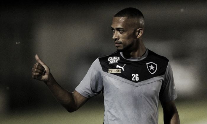 Luís Ricardo comemora retorno ao Botafogo e prevê ano de sucesso