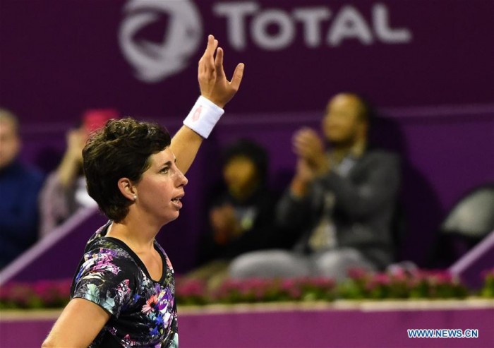 WTA Doha: la Radwanska crolla al cospetto della Suarez Navarro, in finale anche la giovane Ostapenko