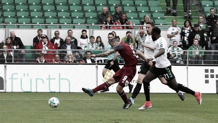 Nuremberg vence Greuther Fürth e assume vice-liderança da 2. Bundesliga