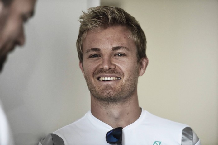 Nico Rosberg signs Mercedes contract extension