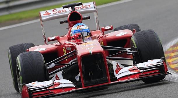 Fernando Alonso encabeza los primeros libres de Spa