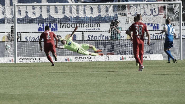 Holstein Kiel vence Heidenheim em jogo de viradas e permanece na vice-liderança