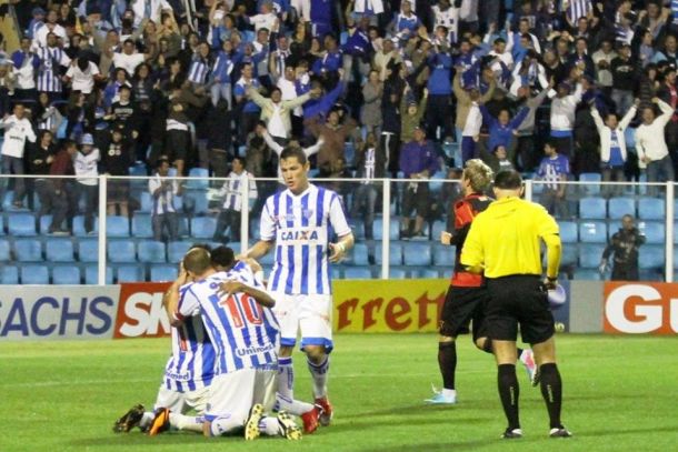 Avaí vence confronto direto contra o Sport e entra no G-4 Avaí vence confronto direto contra o Sport e entra no G-4