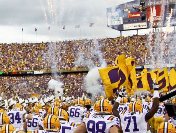 Wisconsin Badgers - LSU Tigers Live Scores of NCAA College Football