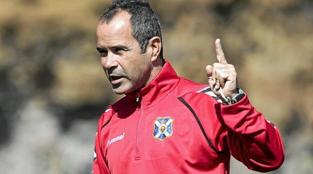 ¿Debe seguir Álvaro Cervera como entrenador del Tenerife?