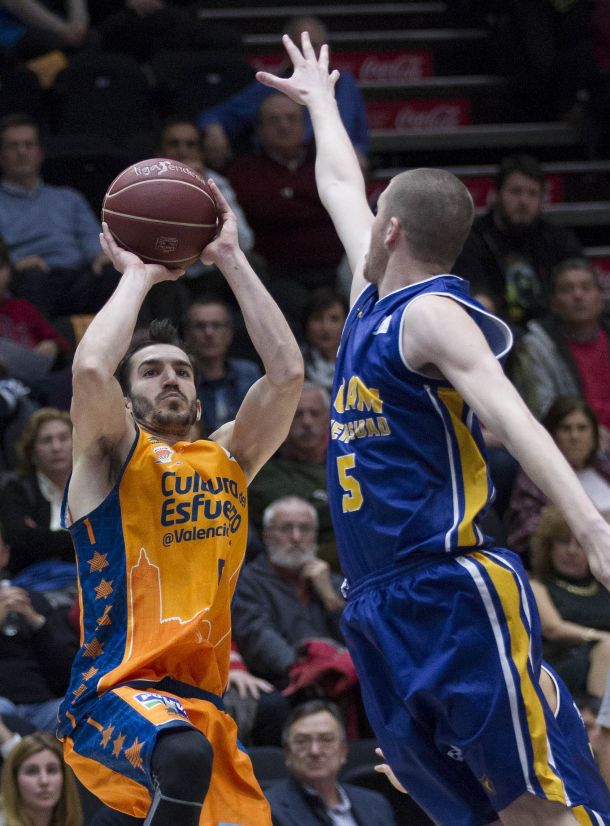 Valencia Basket gana en un ambiente enrarecido