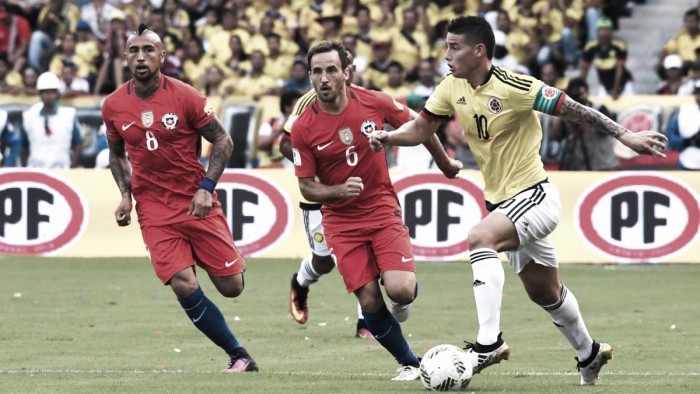 Colombia complica su clasificación al empatar con Chile en casa