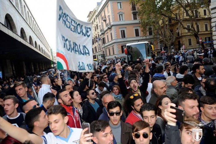 Lazio, come un deja-vù ritorna l'entusiasmo prima di Napoli. Biancocelesti con la difesa a 3