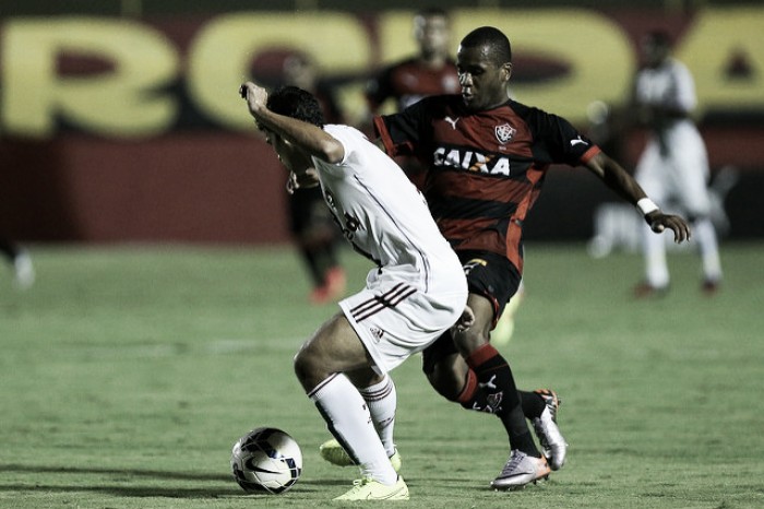 Vitória e Fluminense fazem confronto direto buscando afastamento do Z-4