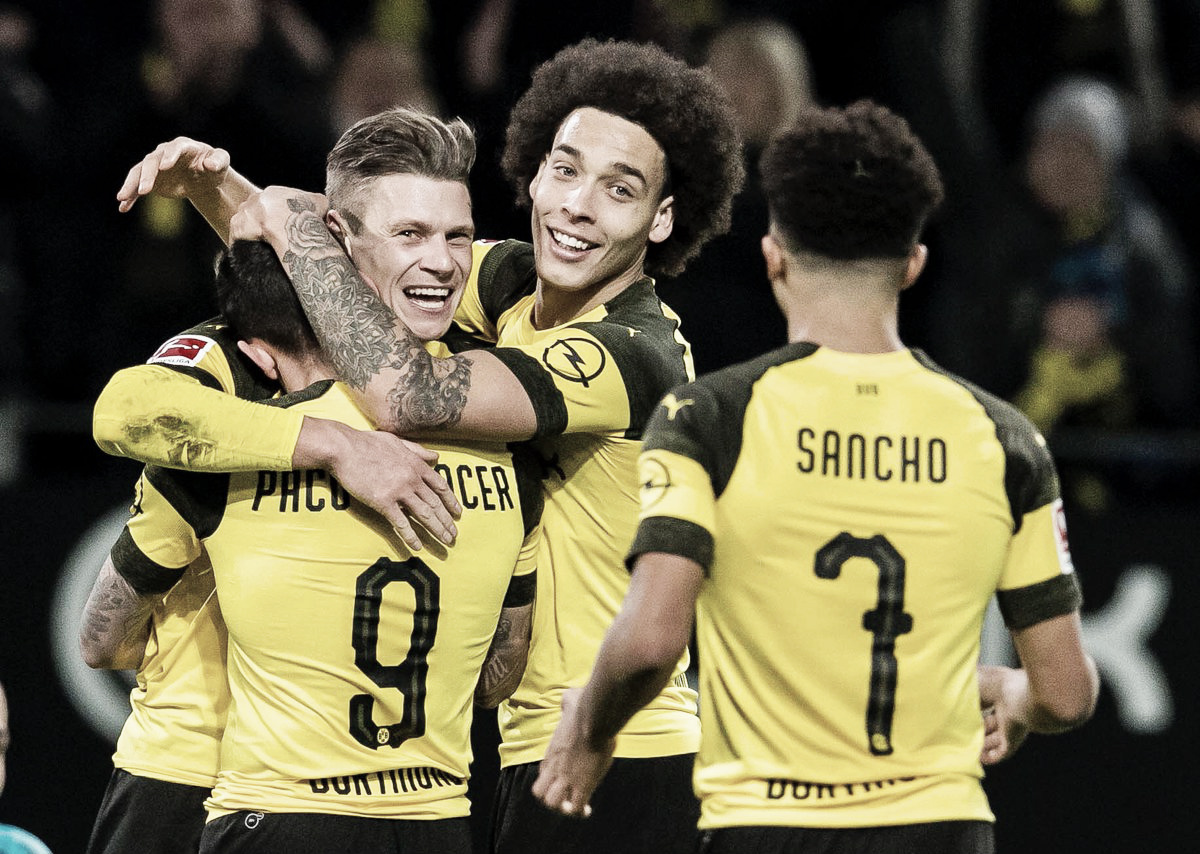 Borussia Dortmund vence Freiburg e permanece na liderança da Bundesliga