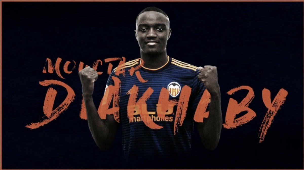 Diakhaby: "Estoy muy orgulloso de poder defender el escudo del Valencia CF"