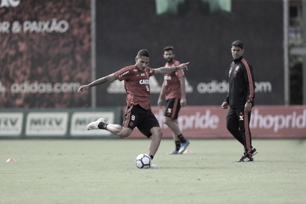Flamengo solicita permissão para escalar Guerrero, mas CBF recomenda consulta na Suíça
