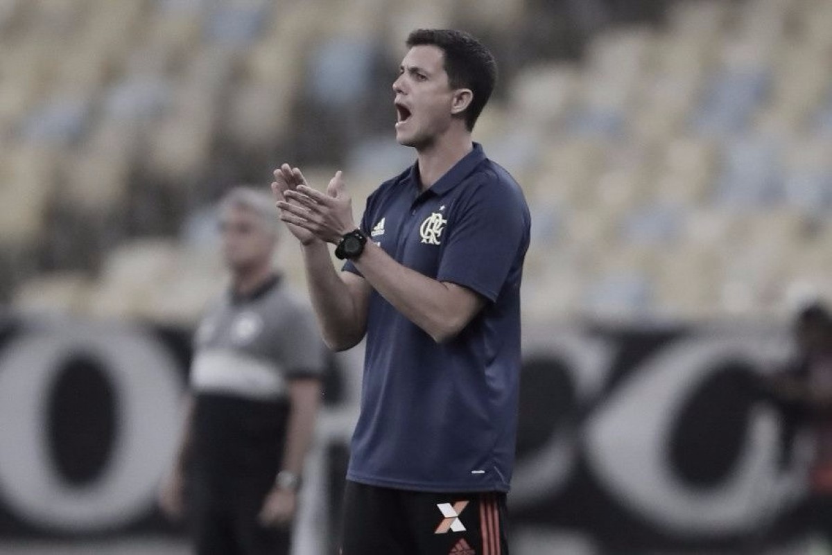 Barbieri celebra vitória contra Botafogo, e valoriza entrega dos jogadores no clássico Barbieri celebra vitória contra Botafogo, e valoriza entrega dos jogadores no clássico
