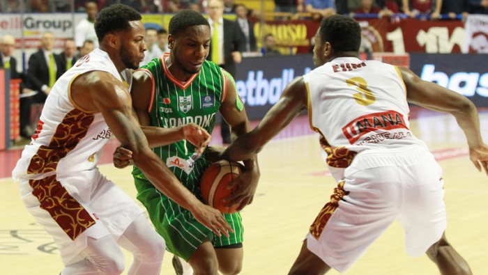 Legabasket Serie A - Sfida salvezza tra Pesaro e Cremona, Venezia-Avellino per il 2° posto