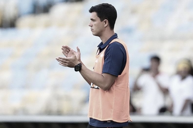 Barbieri não confirma equipe titular e espera outra postura do Corinthians: "A torcida vai exigir"