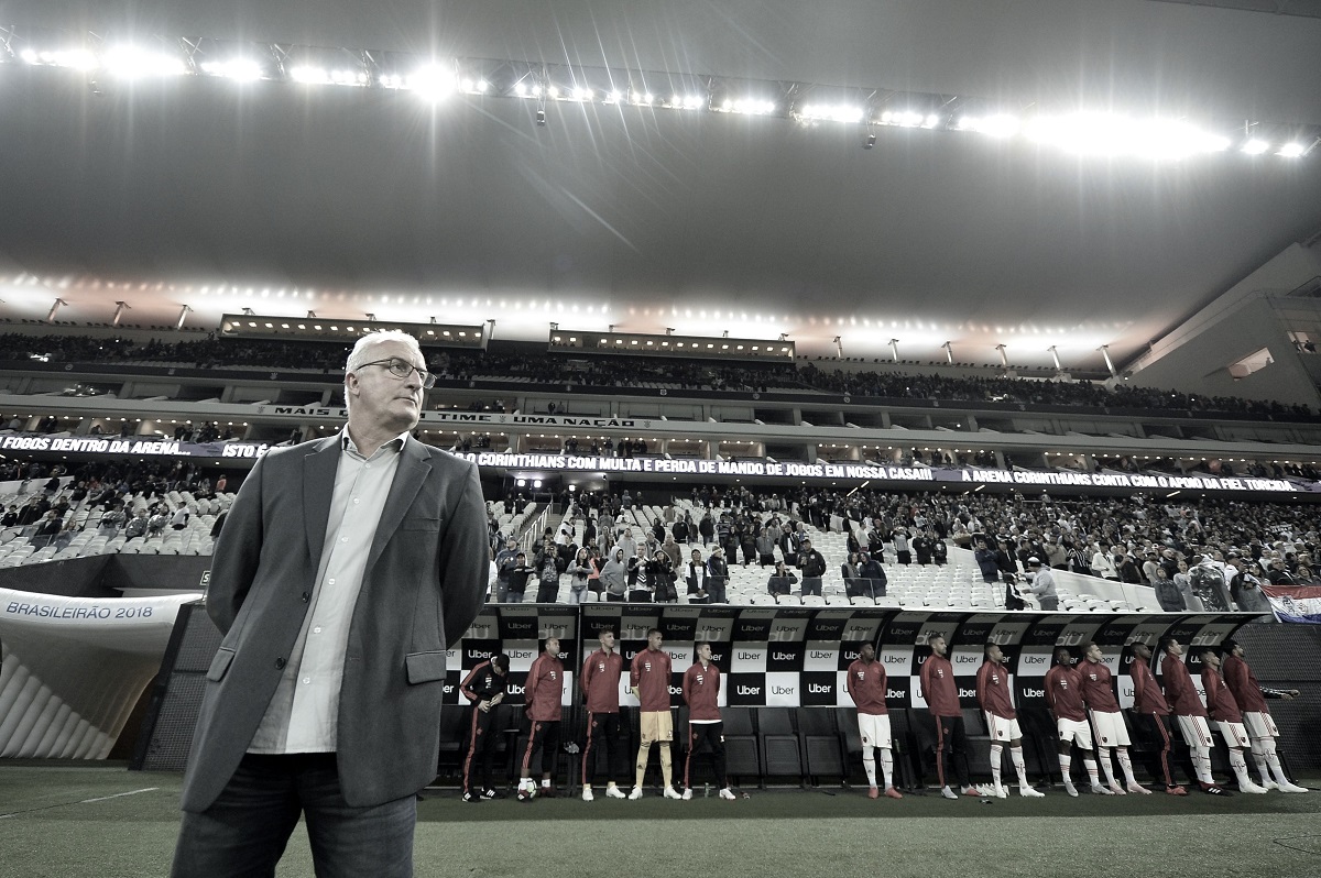 Após grande vitória, Dorival valoriza atuação em Itaquera: "Flamengo foi agressivo" Após grande vitória, Dorival valoriza atuação em Itaquera: "Flamengo foi agressivo"
