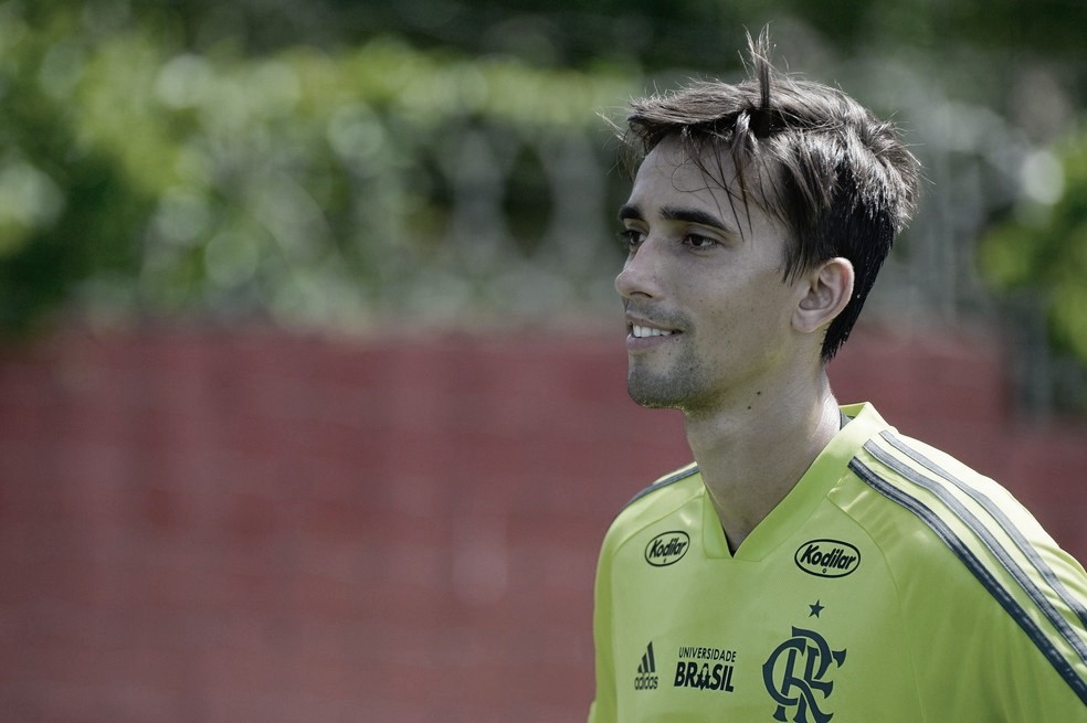 Goleiro
Cesar, do Flamengo, testa positivo para Covid-19 e é desfalque contra o Bahia