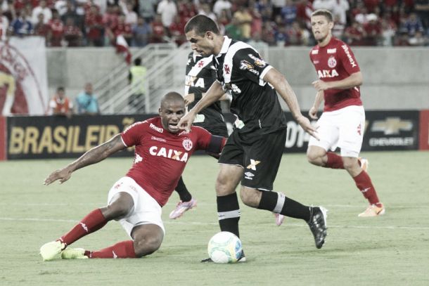 Douglas Silva negocia rescisão com Red Bull Salzburg e diz que quer permanecer no Vasco
