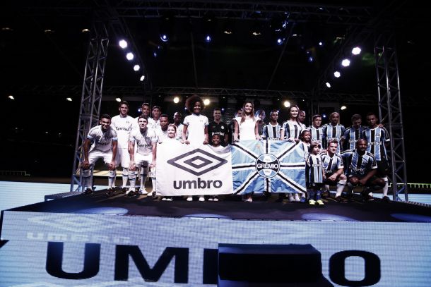 Grêmio apresenta uniformes da Umbro para 2015