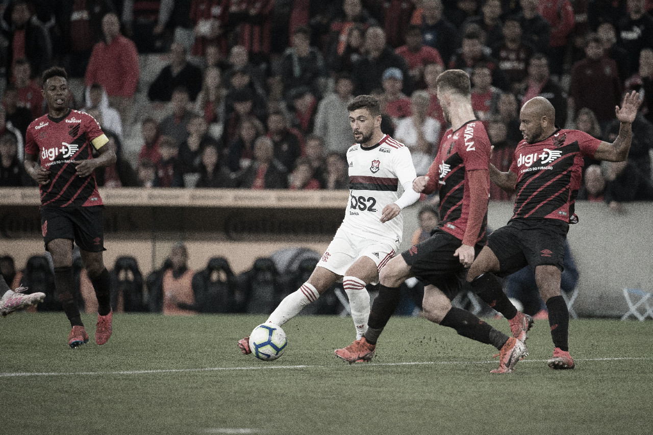 Com mistério na escalação, Flamengo recebe Goiás em Maracanã lotado Com mistério na escalação, Flamengo recebe Goiás em Maracanã lotado