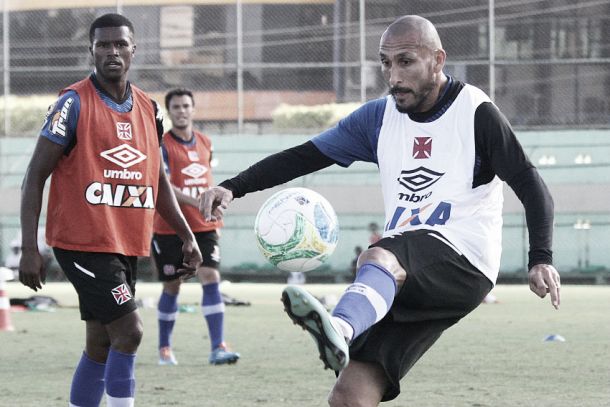 Guiñazú, capitão do Vasco, minimiza título da Série B: "Ser campeão ou não é consequência"