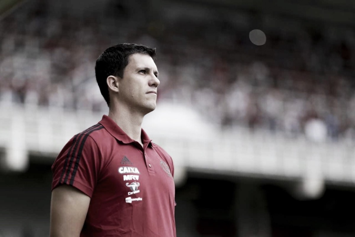Barbieri explica substituições após empate do Flamengo: “Tínhamos que nos precaver” Barbieri explica substituições após empate do Flamengo: “Tínhamos que nos precaver”