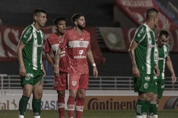 Em briga pelo G-4, CRB recebe América-MG em possível despedida de Léo Gamalho Em briga pelo G-4, CRB recebe América-MG em possível despedida de Léo Gamalho