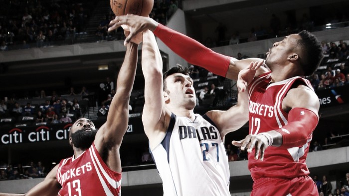 Resumen NBA: Dallas deja a los Rockets contra las cuerdas y Detroit da un paso adelante