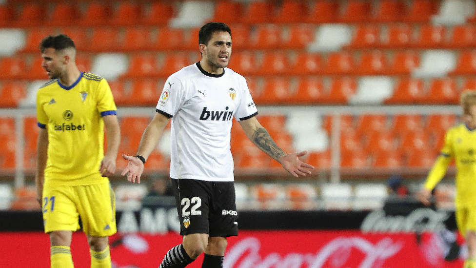 Summary and highlights of Valencia 2-1 Cádiz IN Copa del Rey