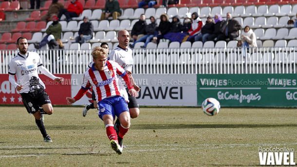 El jugador del filial Samu Sáiz se marcha cedido al Huesca