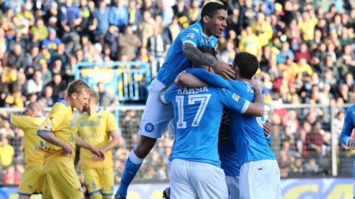 Serie A, il Napoli vola: "Manita" al Frosinone (1-5) e titolo d'inverno