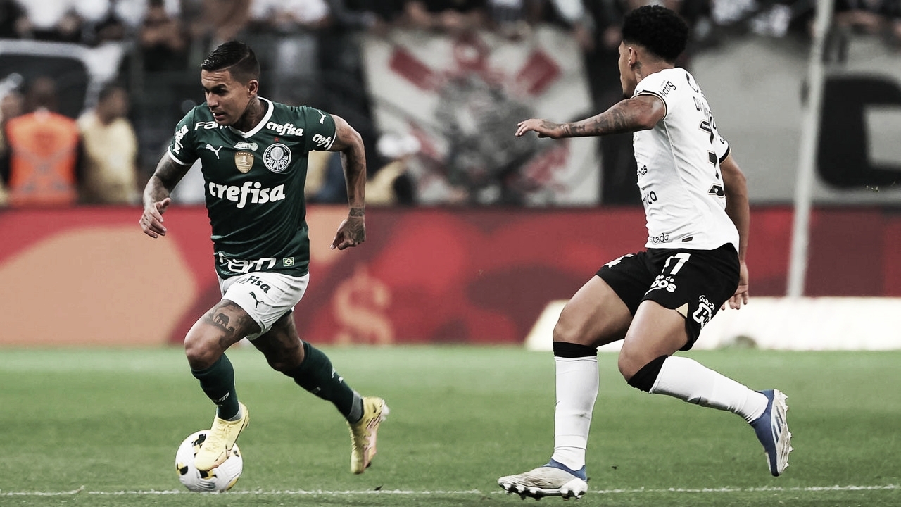 Com falha de Fagner e gol contra, Palmeiras bate Corinthians e dispara na ponta do Brasileirão