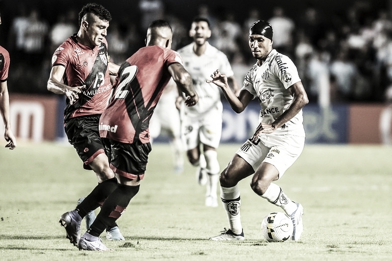 Gols e melhores momentos para Atlético-GO x Santos plo Campeonato Brasileiro (2-3)