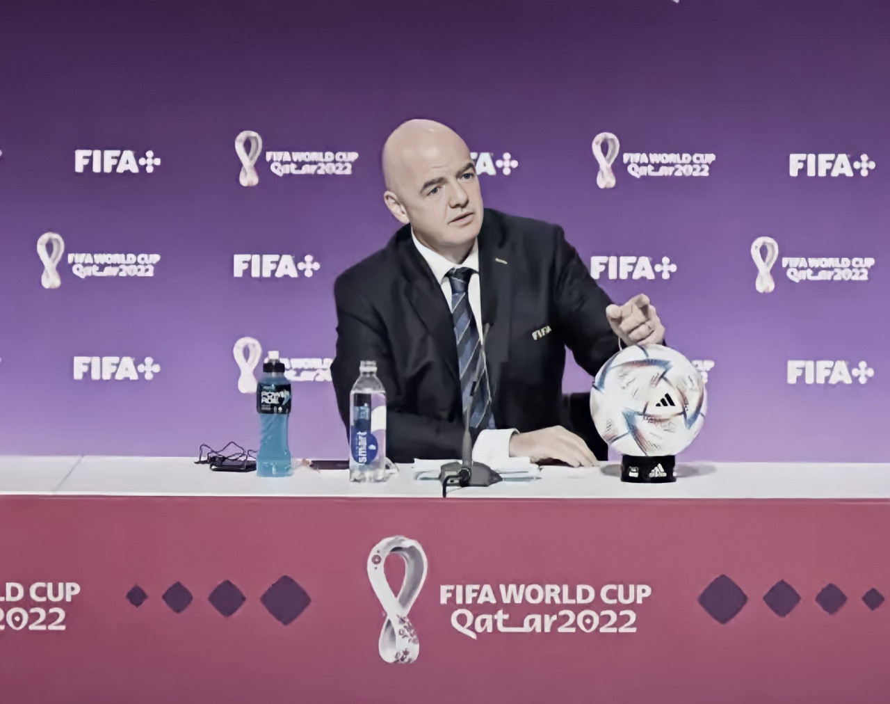 Infantino realiza coletiva polêmica e rebate críticas sobre Copa do Mundo no Catar: "Não assista"