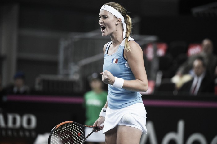 Fed Cup: Kristina Mladenovic levels the tie overcoming Belinda Bencic in straight sets