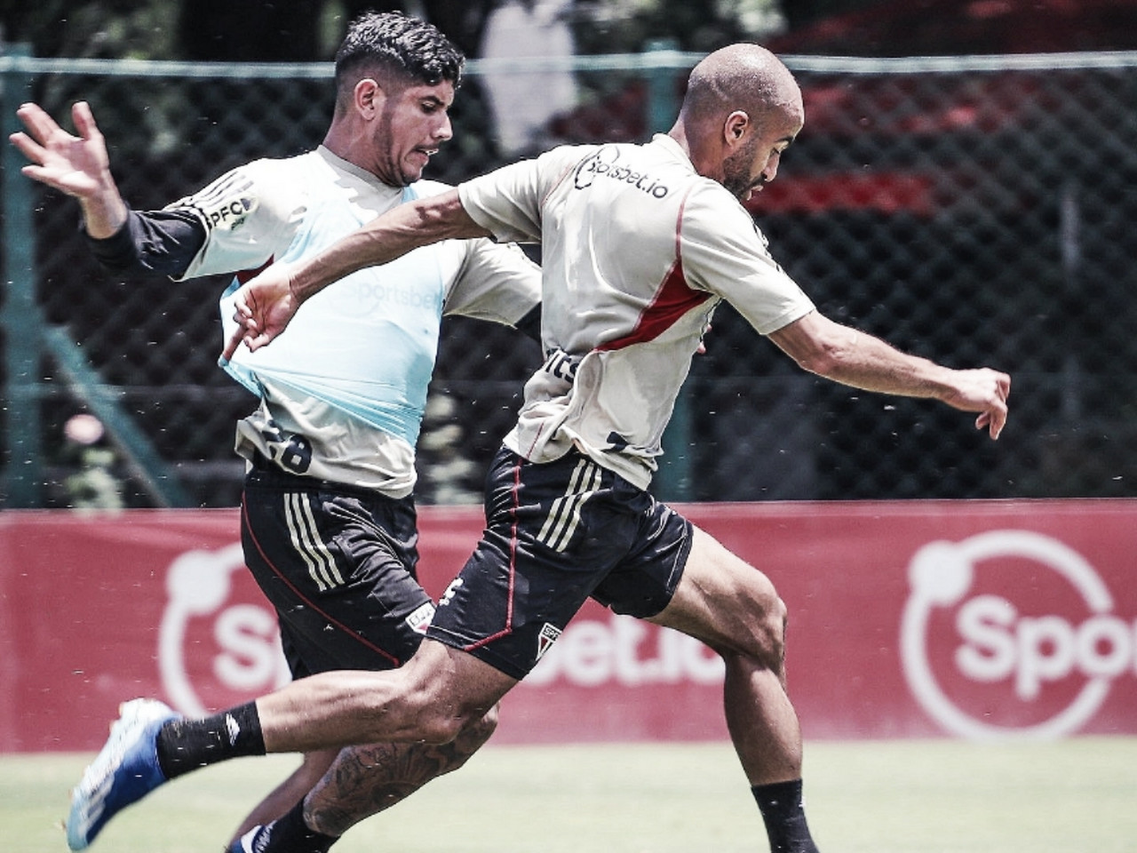 Gols e melhores momentos para Goiás x São Paulo pelo Campeonato Brasileiro (2-0)