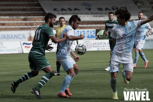 Fotos e imágenes del SD Compostela 1-1 Coruxo FC de la jornada 34, Segunda División B Grupo I