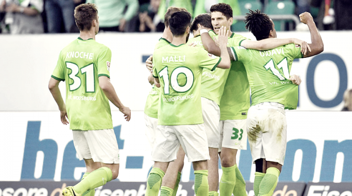 Jonker valoriza o empenho do Wolfsburg após vitória: “Minha equipe realmente lutou hoje”
