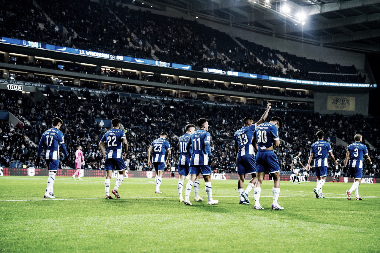 Gol e melhores momentos para Farense x Porto pela Primeira Liga (1-3)