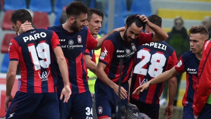 Serie B: il Crotone vince e prenota la serie A