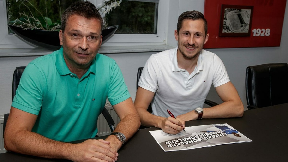 Steven Skrzybski makes step up to the Bundesliga with Schalke