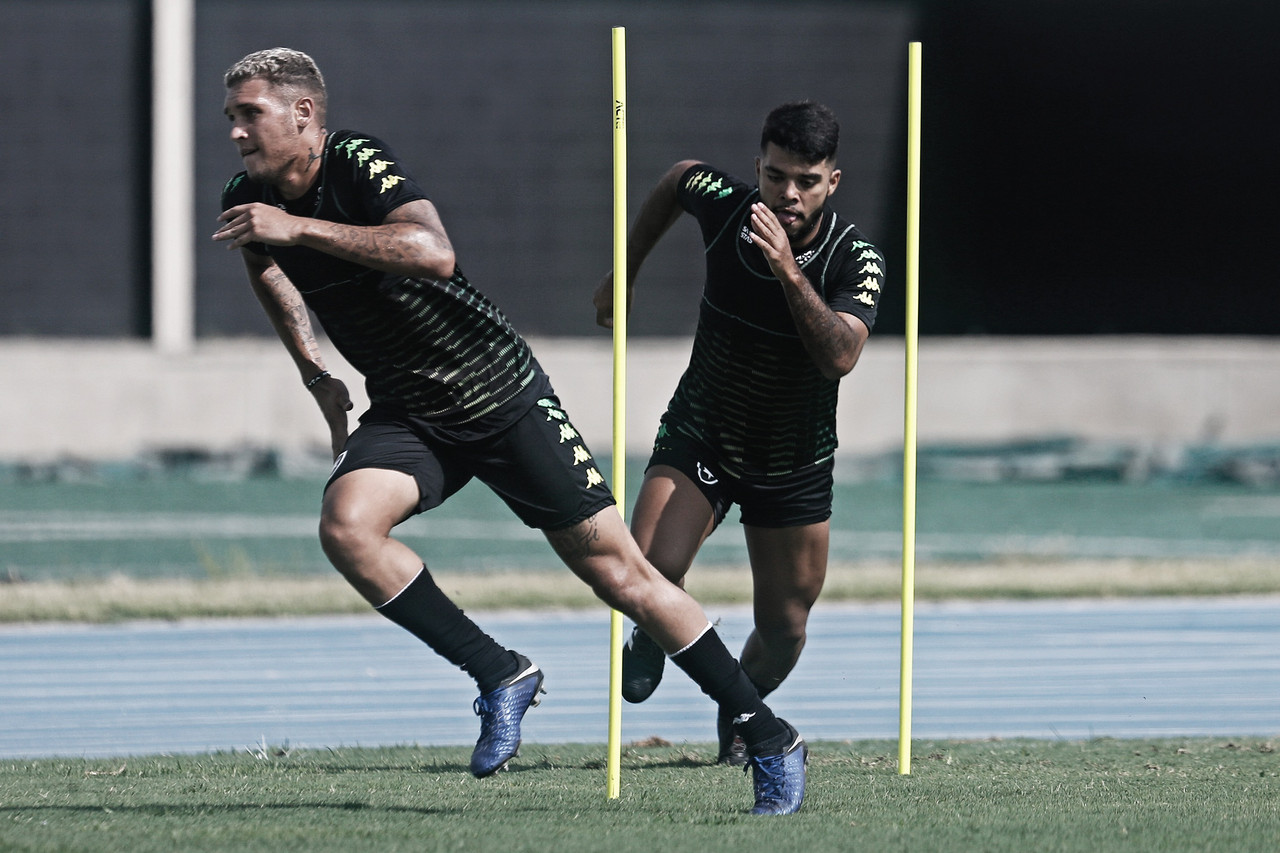 Com aposta na base, Botafogo define lista de atletas para pré-temporada Com aposta na base, Botafogo define lista de atletas para pré-temporada
