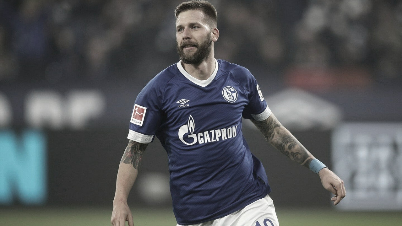 Burgstaller renova contrato e segue no Schalke até 2022 Burgstaller renova contrato e segue no Schalke até 2022