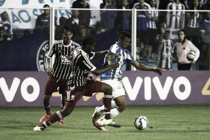 Na estreia de Maicon, Avaí enfrenta Fluminense na Ressacada tentando deixar lanterna