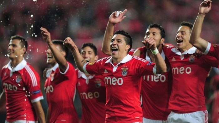 Cardozo manda il Benfica ad Amsterdam, guarda i gol