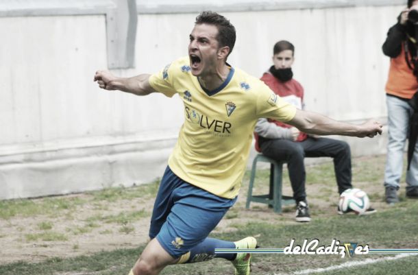 Juan Villar anota el gol de la jornada 26 de Segunda División B
