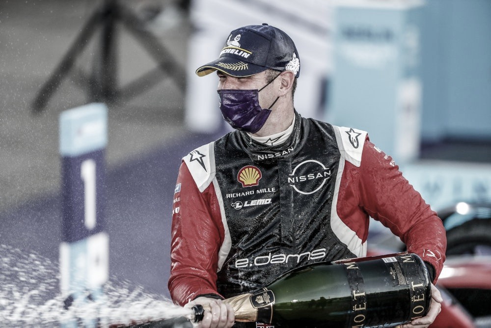 Rowland conquista a primeira vitória na Fórmula E; brasileiros decepcionam Rowland conquista a primeira vitória na Fórmula E; brasileiros decepcionam