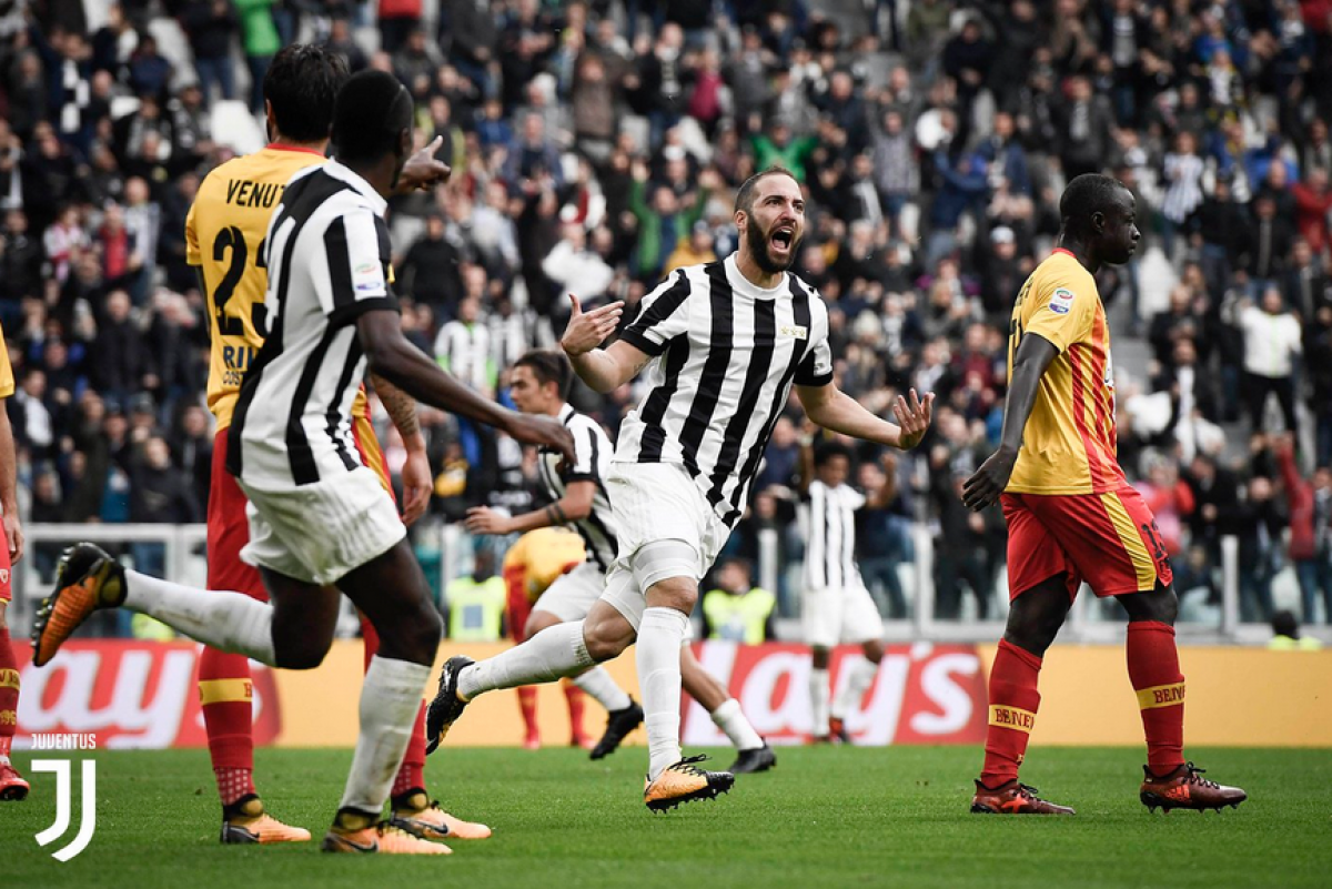 Terminata Benevento - Juventus, LIVE Serie A 2017/18 (2-4): Triplo Dybala, poi Costa: vince ancora la Signora
