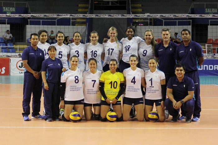 Voleibol: Regatas Lima da el primer paso en la final