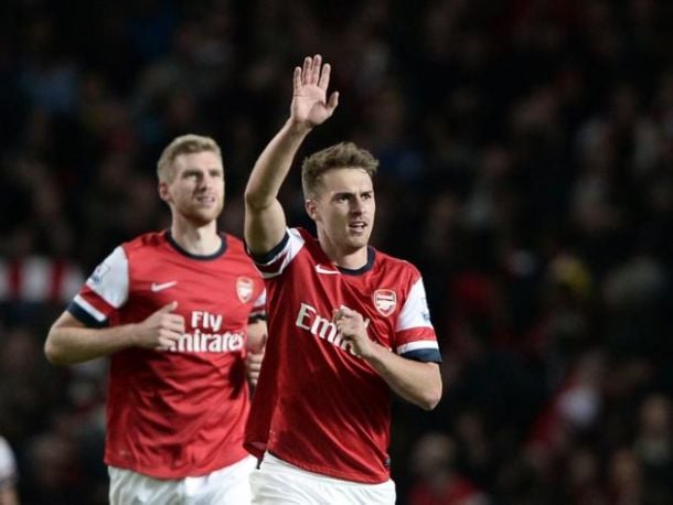 I Gunners volano solitari in vetta, battuto il Liverpool 2-0